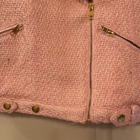 Pink vest. - Picture 2 of 6